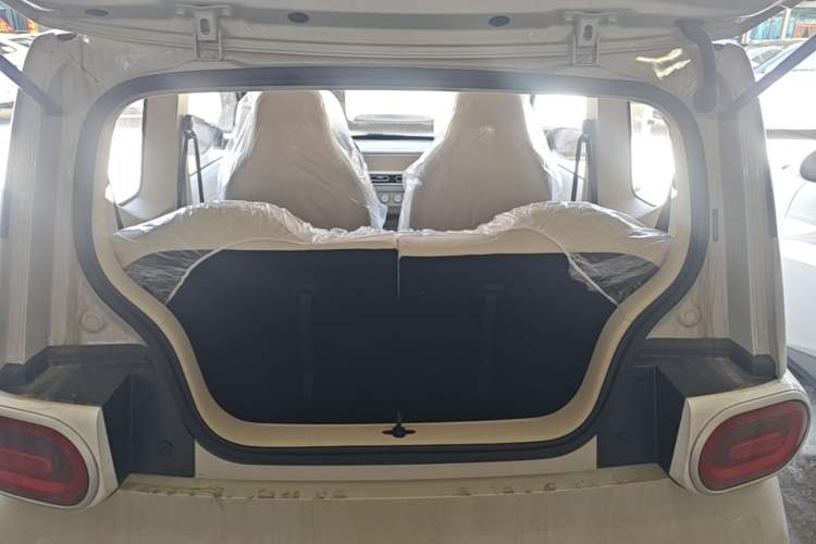 Used Wuling Hongguang MINIEV 2024 3rd Generation 215km Youth Edition Trunk