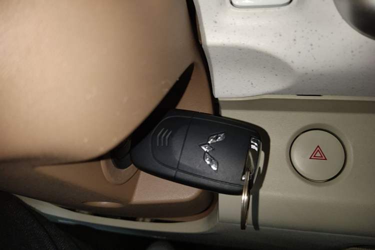 Used Wuling Hongguang MINIEV 2024 3rd Generation 215km Youth Edition Vehicle Key