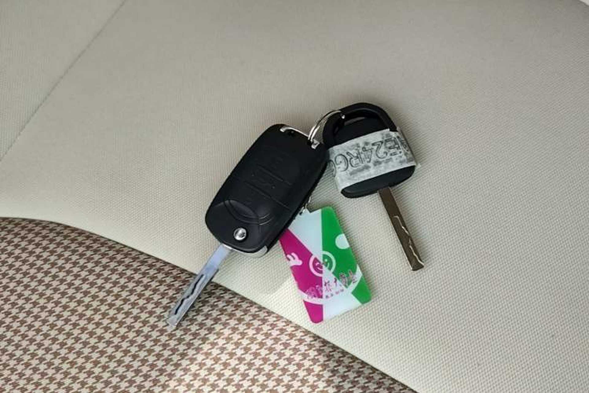 Used Wuling Hongguang MINIEV 2024 3rd Generation 215km Youth Edition Vehicle Key
