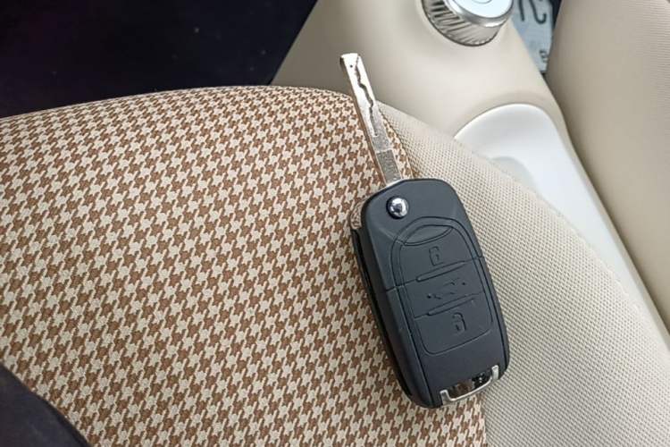 Used Wuling Hongguang MINIEV 2024 3rd Generation 215km Youth Edition Vehicle Key