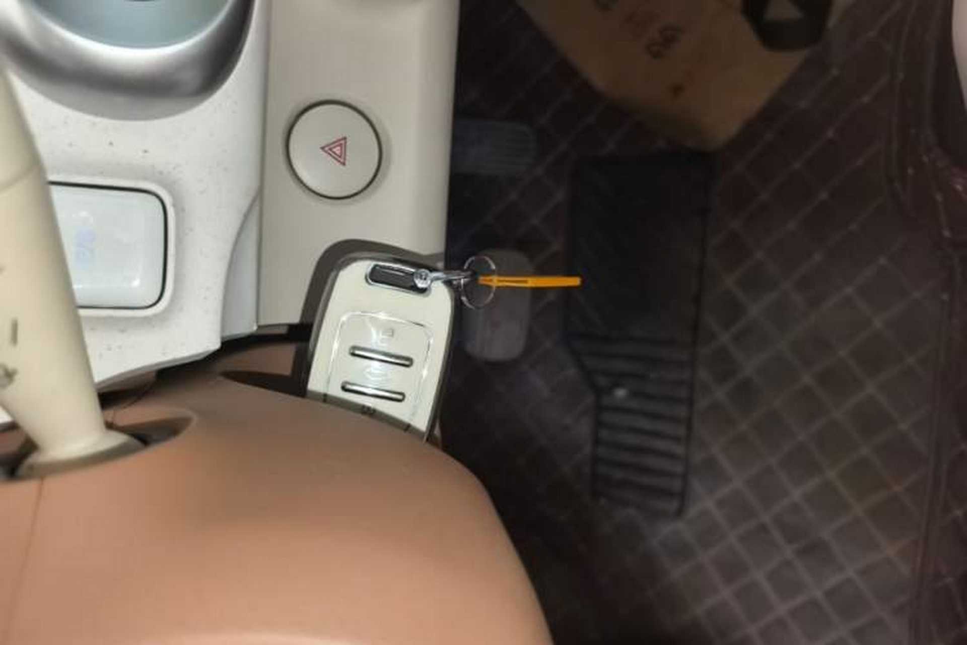 Used Wuling Hongguang MINIEV 2024 3rd Generation 215km Youth Edition Vehicle Key