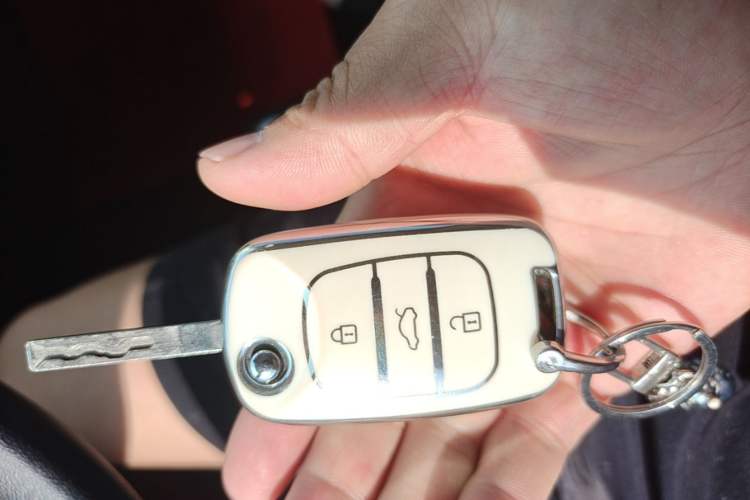 Used Wuling Hongguang MINIEV 2024 3rd Generation 215km Youth Edition Vehicle Key