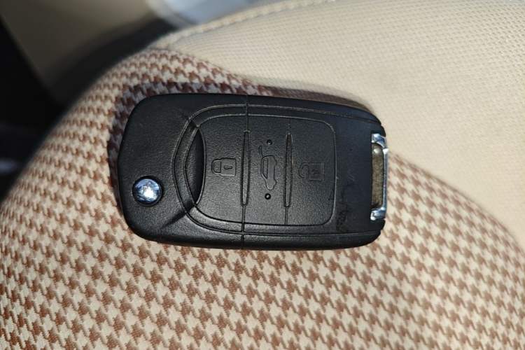 Used Wuling Hongguang MINIEV 2024 3rd Generation 215km Youth Edition Vehicle Key