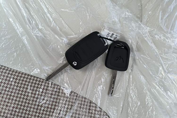 Used Wuling Hongguang MINIEV 2024 3rd Generation 215km Youth Edition Vehicle Key