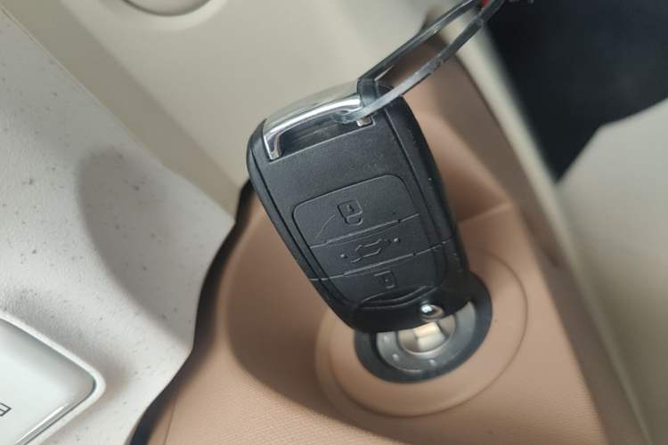Used Wuling Hongguang MINIEV 2024 3rd Generation 215km Youth Edition Vehicle Key