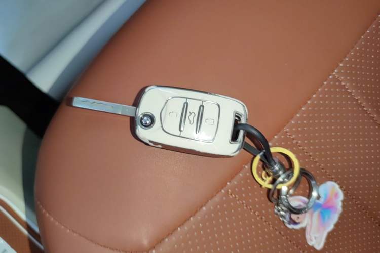 Used Wuling Hongguang MINIEV 2024 3rd Generation 215km Youth Edition Vehicle Key