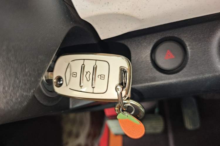 Used Wuling Hongguang MINIEV 2024 3rd Generation 215km Youth Edition Vehicle Key