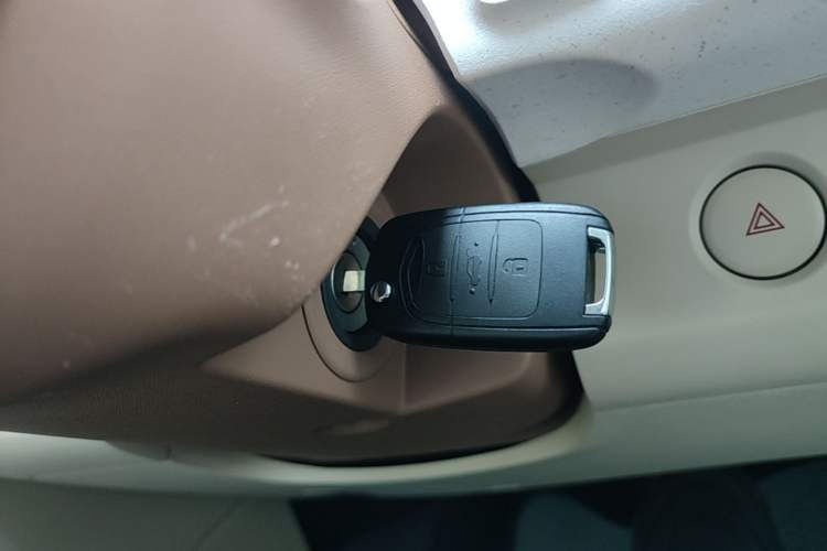 Used Wuling Hongguang MINIEV 2024 3rd Generation 215km Youth Edition Vehicle Key