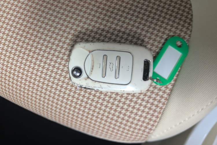 Used Wuling Hongguang MINIEV 2024 3rd Generation 215km Youth Edition Vehicle Key