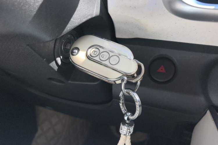 Used Wuling Hongguang MINIEV 2024 3rd Generation 170 km Vehicle Key