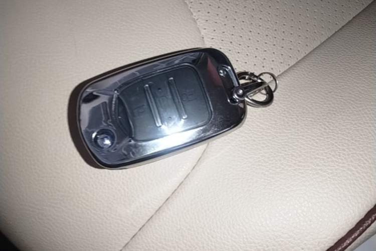 Used Wuling Hongguang MINIEV 2024 3rd Generation 215km Youth Edition Vehicle Key