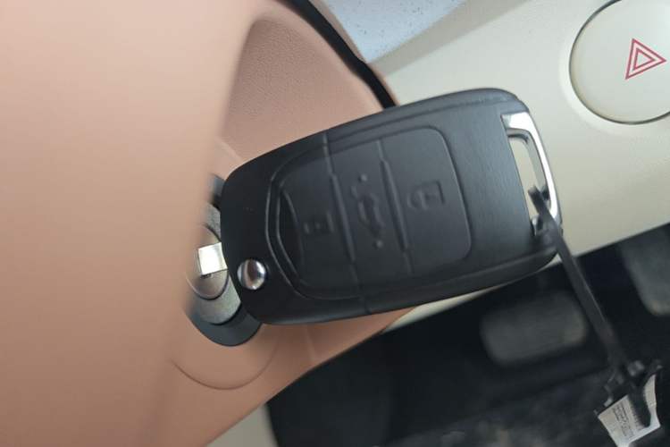 Used Wuling Hongguang MINIEV 2024 3rd Generation 215km Youth Edition Vehicle Key