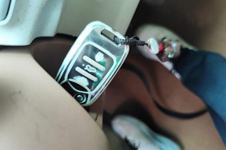 Used Wuling Hongguang MINIEV 2024 3rd Generation 215km Youth Edition Vehicle Key