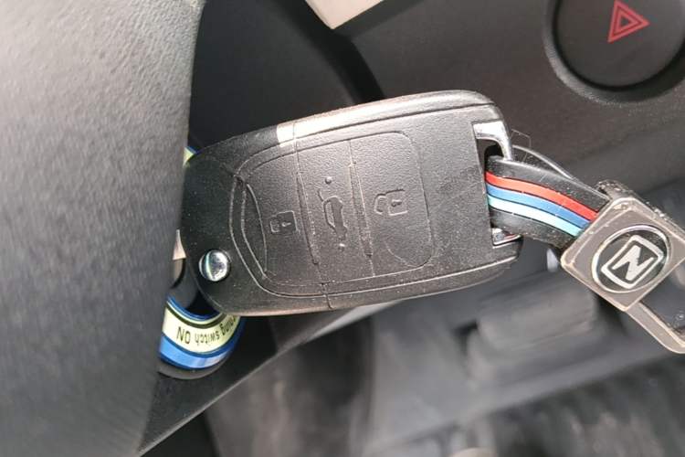 Used Wuling Hongguang MINIEV 2024 3rd Generation 215km Youth Edition Vehicle Key