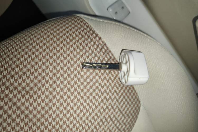 Used Wuling Hongguang MINIEV 2024 3rd Generation 215km Youth Edition Vehicle Key