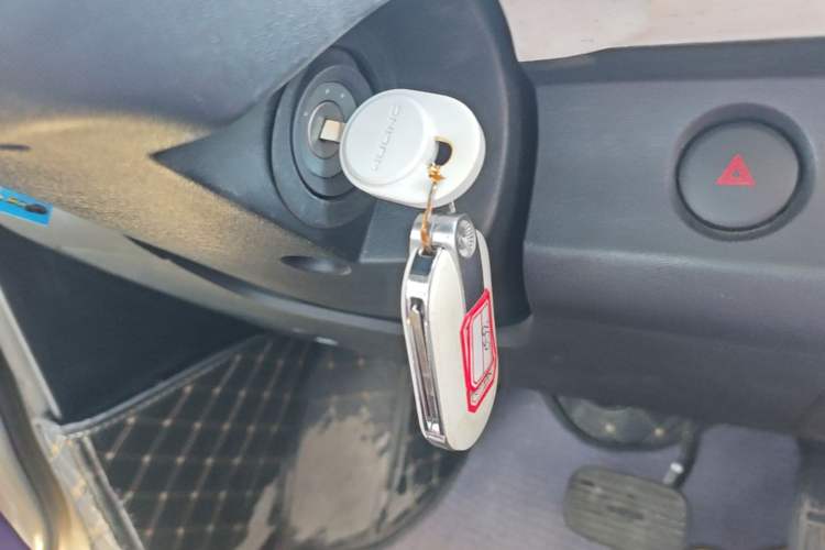 Used Wuling Hongguang MINIEV 2024 3rd Generation 215km Advanced Version Vehicle Key