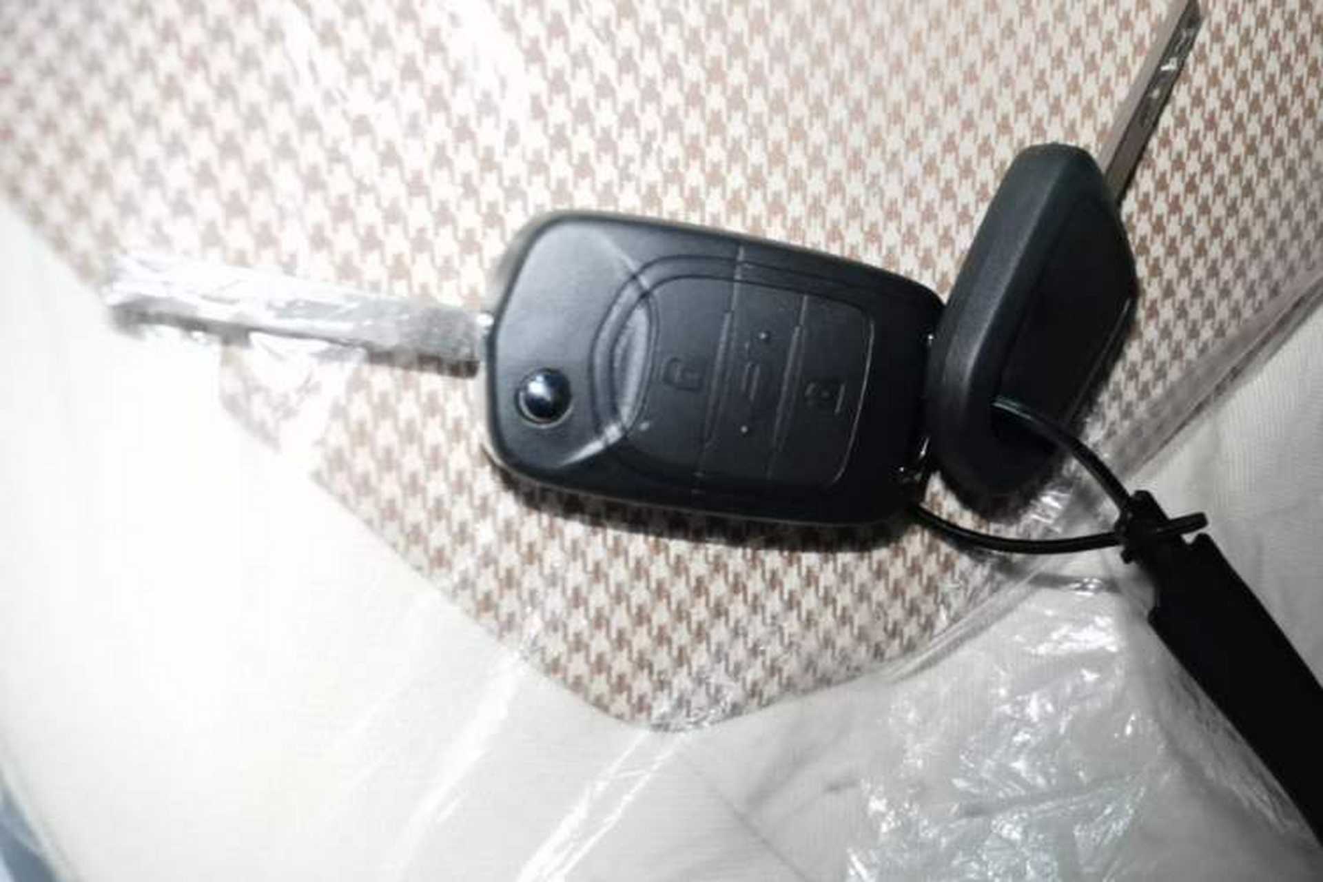 Used Wuling Hongguang MINIEV 2024 3rd Generation 215km Youth Edition Vehicle Key