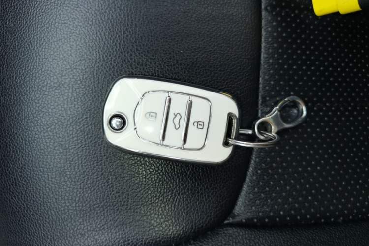 Used Wuling Hongguang MINIEV 2024 3rd Generation 215km Youth Edition Vehicle Key
