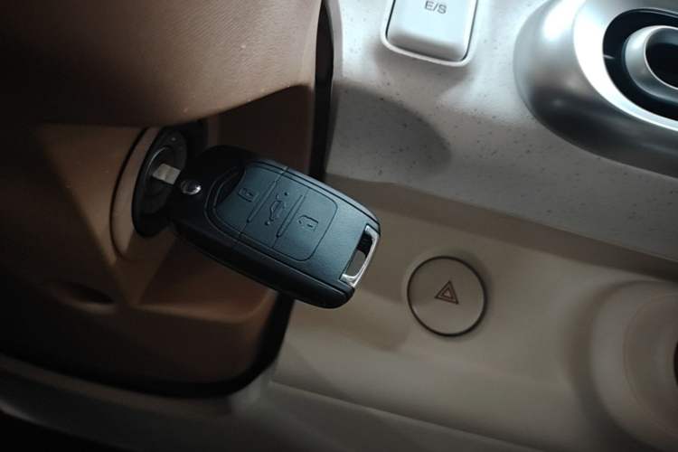 Used Wuling Hongguang MINIEV 2024 3rd Generation 215km Youth Edition Vehicle Key