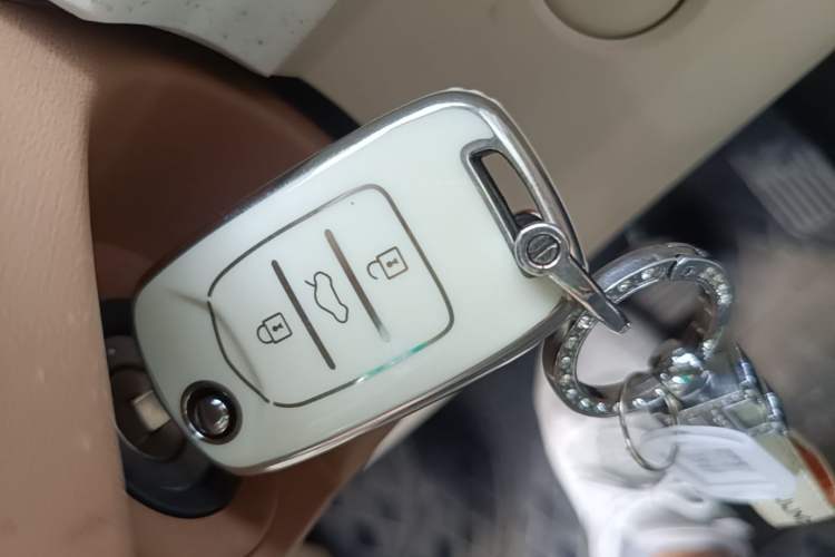 Used Wuling Hongguang MINIEV 2024 3rd Generation 215km Youth Edition Vehicle Key