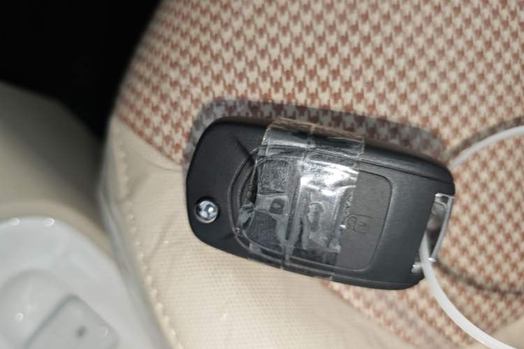 Used Wuling Hongguang MINIEV 2024 3rd Generation 215km Youth Edition Vehicle Key
