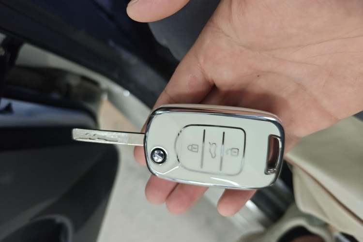 Used Wuling Hongguang MINIEV 2024 3rd Generation 215km Youth Edition Vehicle Key