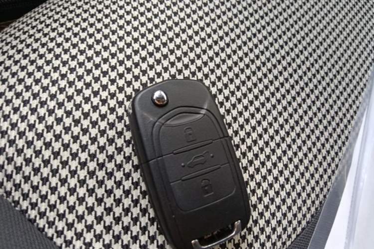 Used Wuling Hongguang MINIEV 2024 3rd Generation 215km Youth Edition Vehicle Key