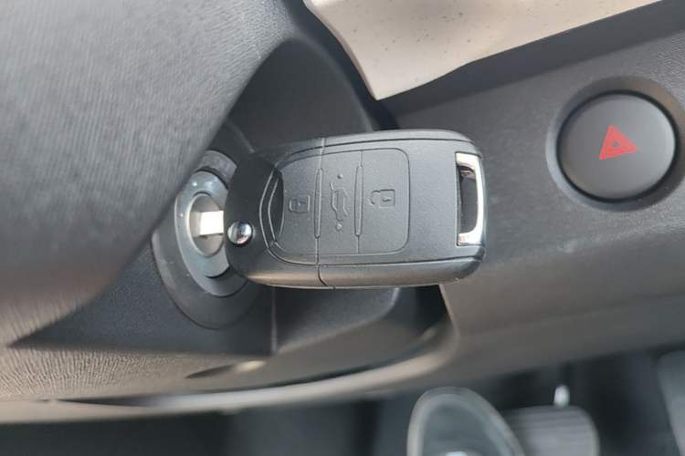 Used Wuling Hongguang MINIEV 2024 3rd Generation 215km Youth Edition Vehicle Key