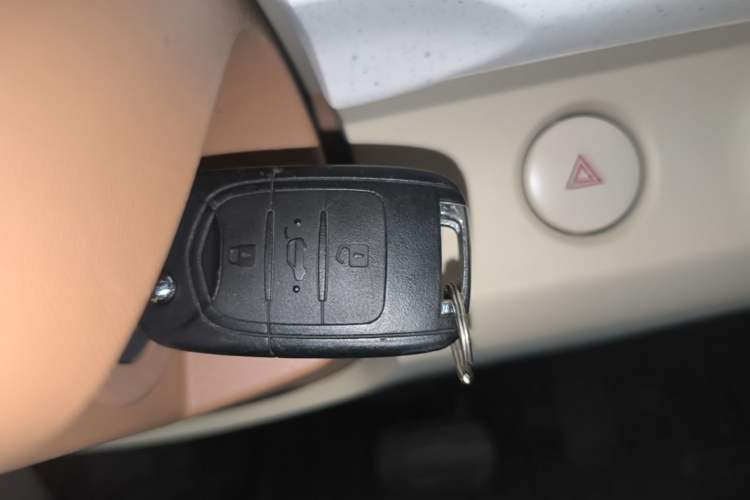 Used Wuling Hongguang MINIEV 2024 3rd Generation 215km Youth Edition Vehicle Key