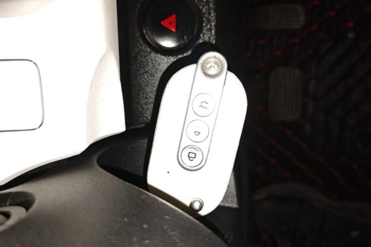Used Wuling Hongguang MINIEV 2024 3rd Generation 215km Advanced Version Vehicle Key