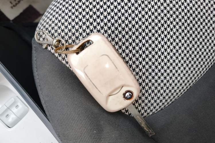 Used Wuling Hongguang MINIEV 2024 3rd Generation 215km Youth Edition Vehicle Key