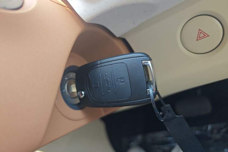 Used Wuling Hongguang MINIEV 2024 3rd Generation 215km Youth Edition Vehicle Key