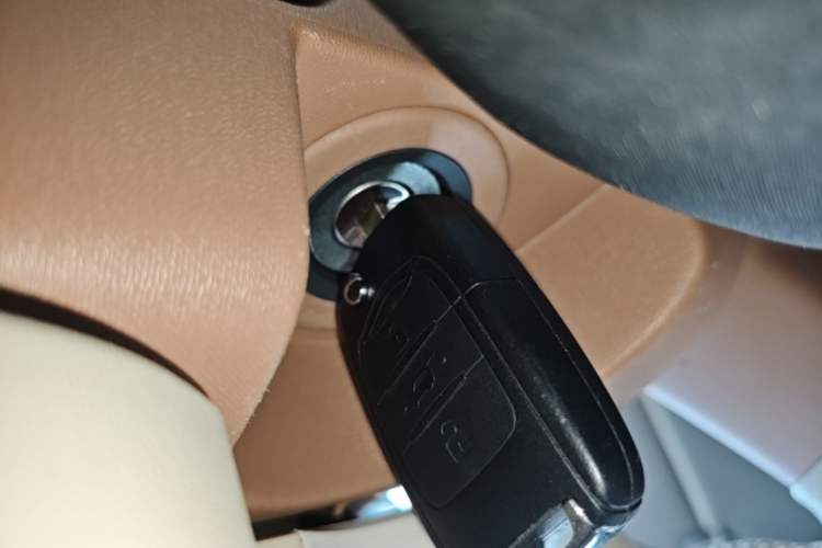 Used Wuling Hongguang MINIEV 2024 3rd Generation 215km Youth Edition Vehicle Key