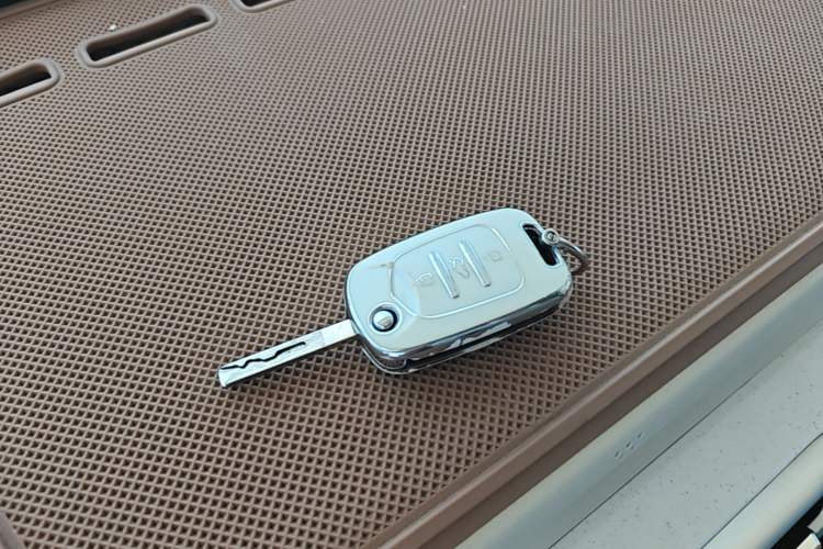 Used Wuling Hongguang MINIEV 2024 3rd Generation 215km Youth Edition Vehicle Key