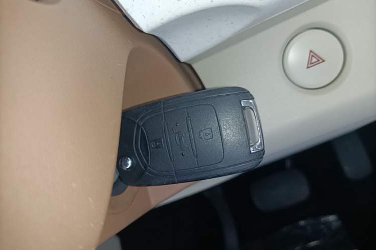Used Wuling Hongguang MINIEV 2024 3rd Generation 215km Youth Edition Vehicle Key