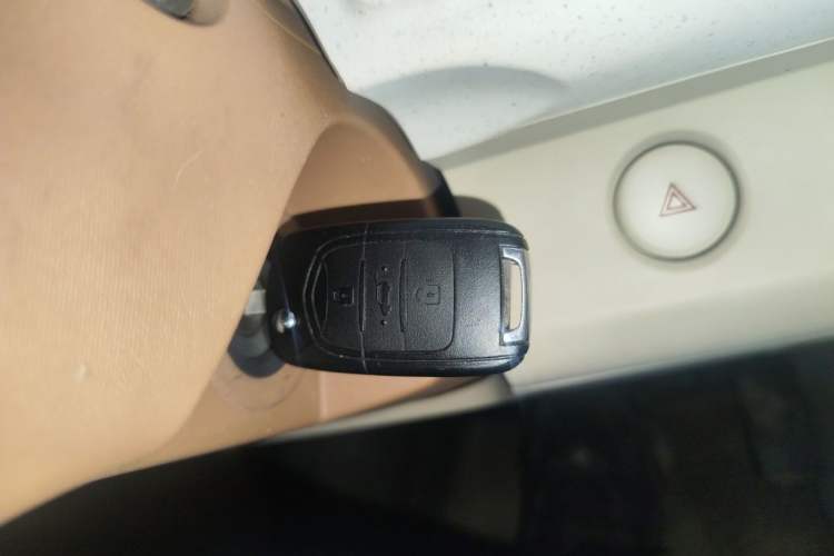 Used Wuling Hongguang MINIEV 2024 3rd Generation 215km Youth Edition Vehicle Key