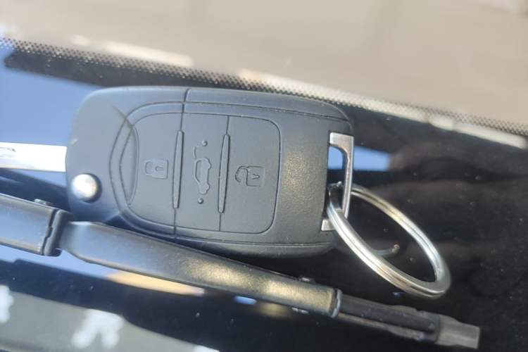 Used Wuling Hongguang MINIEV 2024 3rd Generation 215km Youth Edition Vehicle Key