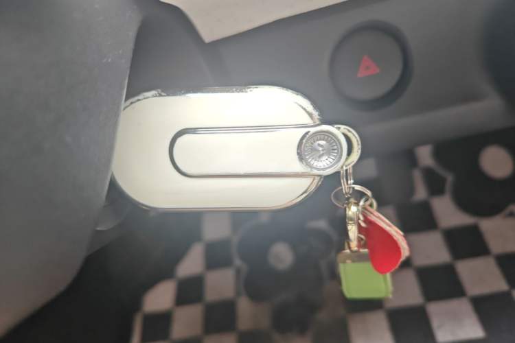 Used Wuling Hongguang MINIEV 2024 3rd Generation 215km Advanced Version Vehicle Key