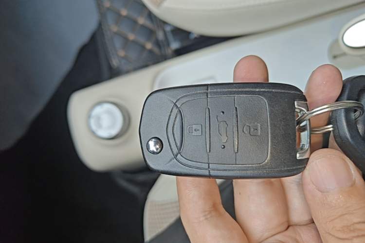 Used Wuling Hongguang MINIEV 2024 3rd Generation 215km Youth Edition Vehicle Key