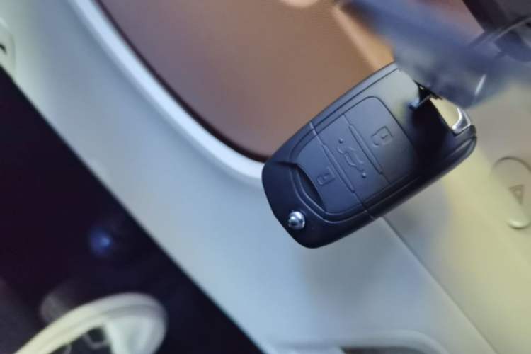 Used Wuling Hongguang MINIEV 2024 3rd Generation 215km Youth Edition Vehicle Key