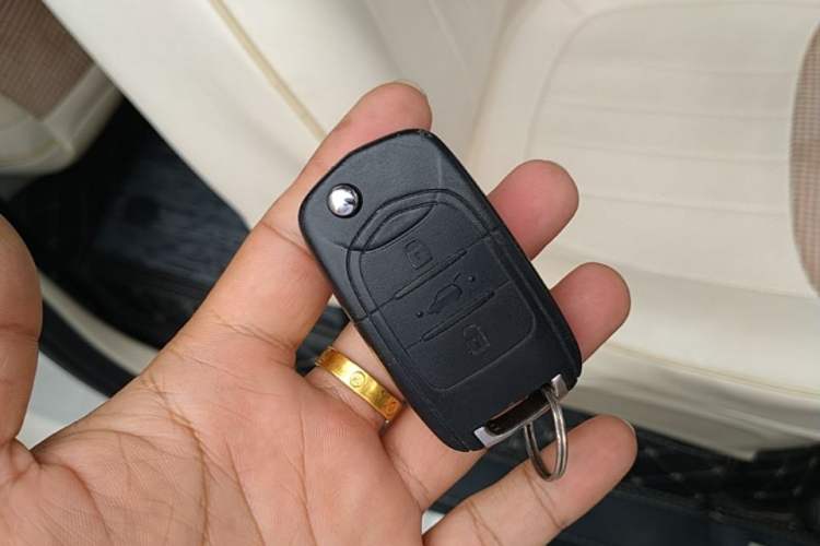 Used Wuling Hongguang MINIEV 2024 3rd Generation 215km Youth Edition Vehicle Key