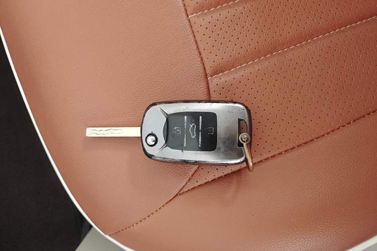 Used Wuling Hongguang MINIEV 2024 3rd Generation 215km Youth Edition Vehicle Key