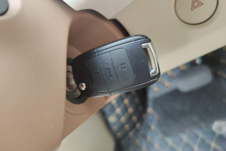 Used Wuling Hongguang MINIEV 2024 3rd Generation 215km Youth Edition Vehicle Key