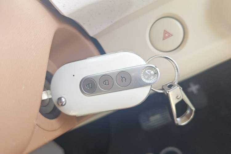 Used Wuling Hongguang MINIEV 2024 3rd Generation 170 km Vehicle Key