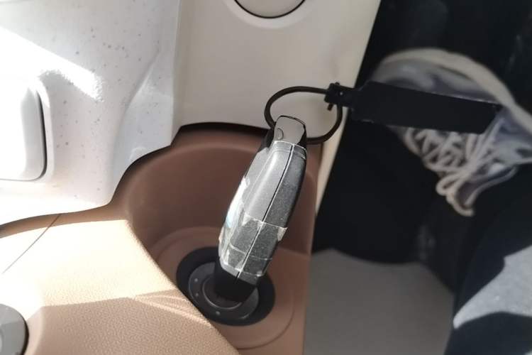 Used Wuling Hongguang MINIEV 2024 3rd Generation 215km Youth Edition Vehicle Key
