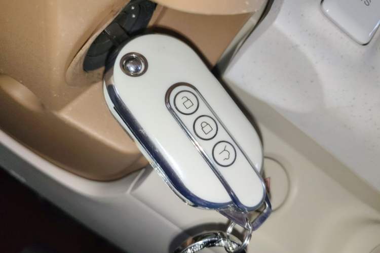 Used Wuling Hongguang MINIEV 2024 3rd Generation 215km Advanced Version Vehicle Key