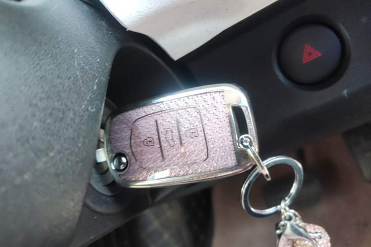 Used Wuling Hongguang MINIEV 2024 3rd Generation 215km Youth Edition Vehicle Key