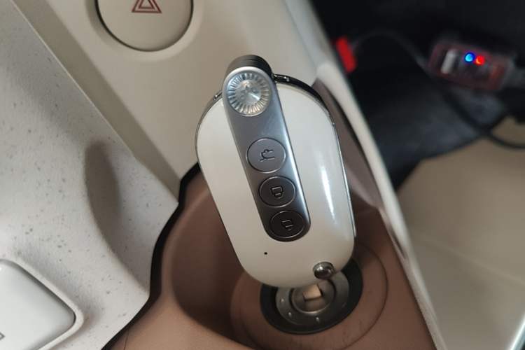 Used Wuling Hongguang MINIEV 2024 3rd Generation 215km Youth Edition Vehicle Key