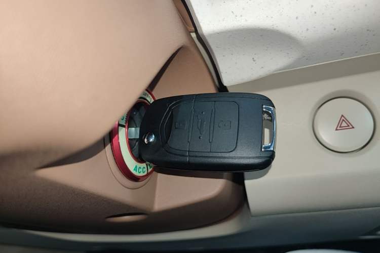 Used Wuling Hongguang MINIEV 2024 3rd Generation 215km Youth Edition Vehicle Key
