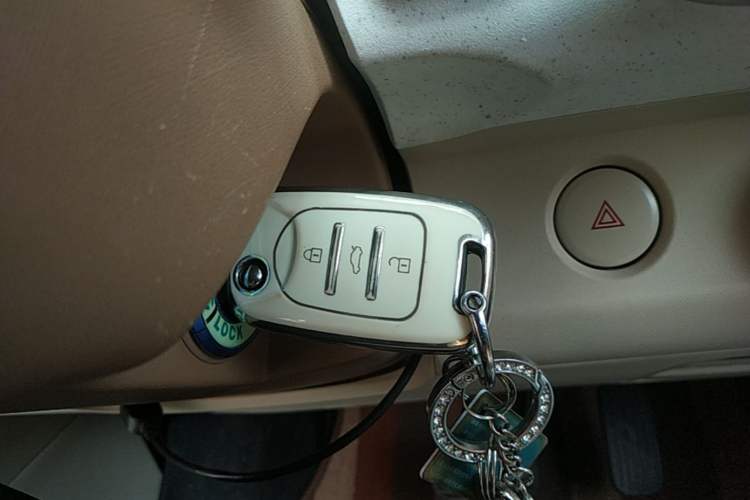 Used Wuling Hongguang MINIEV 2024 3rd Generation 215km Youth Edition Vehicle Key